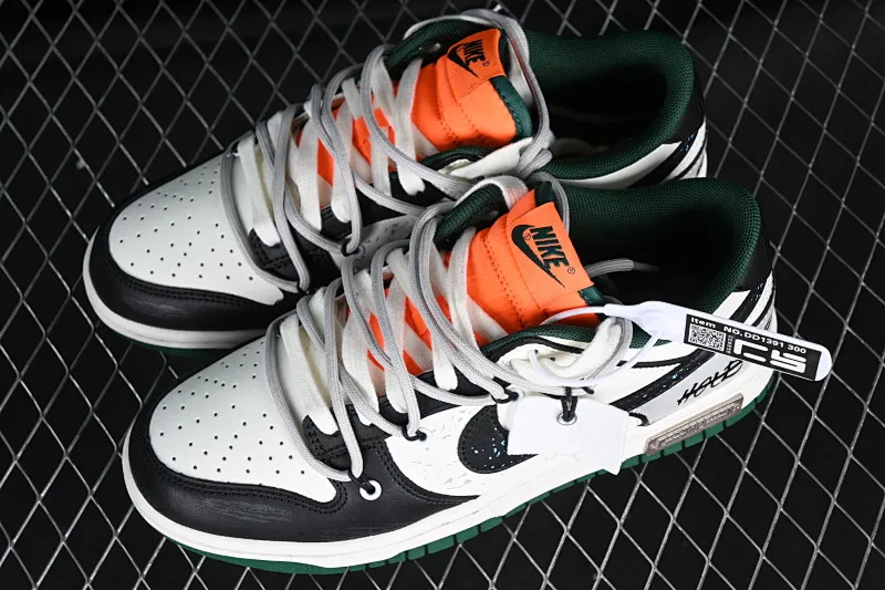 All Categories Nk SB Dunk Series Nk SB Dunk Low Low-top sneakers CS version Nk Dunk Low "Miami Hurricanes" Space Exploration Star Trek Customized version of deconstructed straps retro distressed low-top sneakers DD1391-300